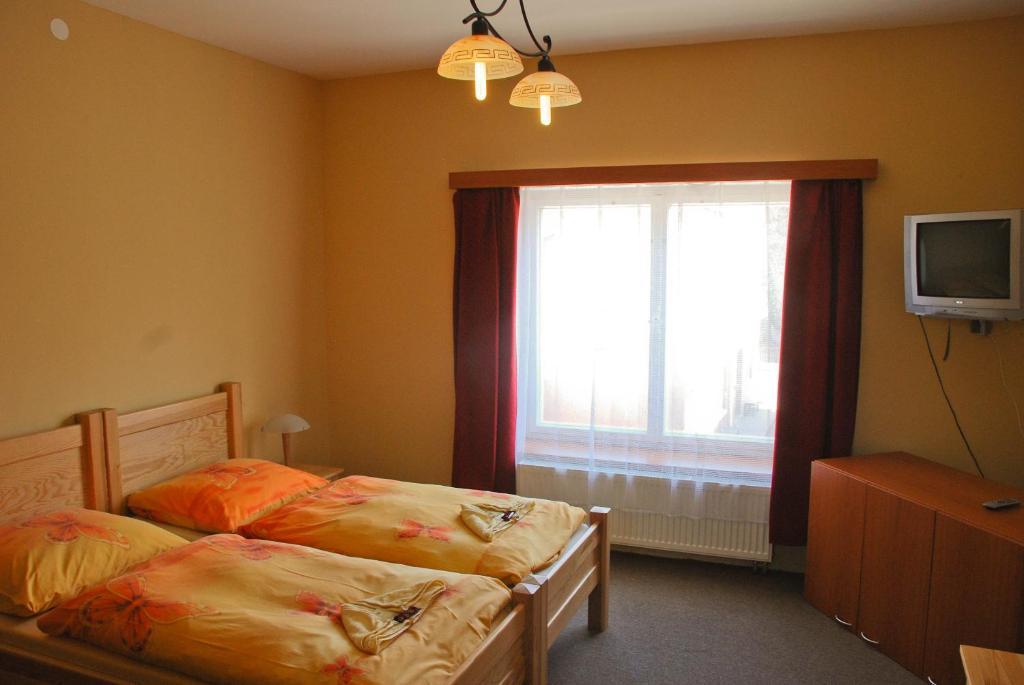 Hotel Marina Hermanuv Mestec Chambre photo