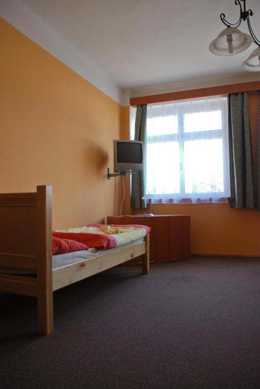 Hotel Marina Hermanuv Mestec Chambre photo